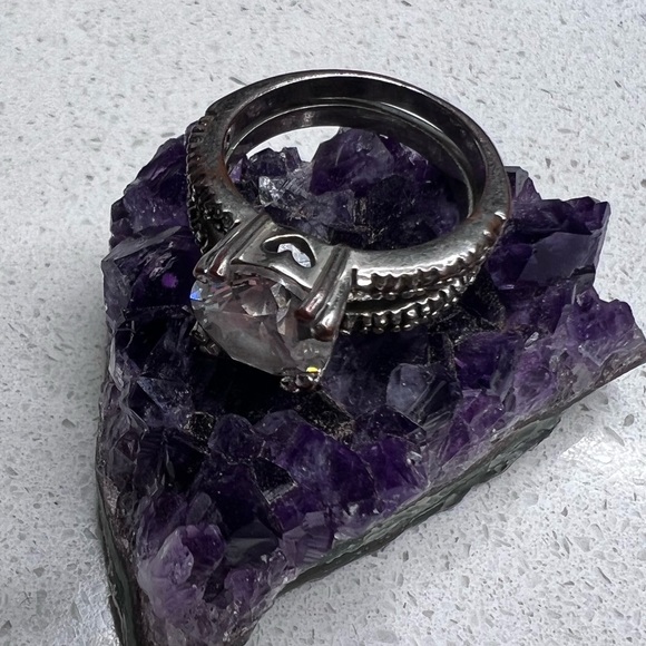 Round Cushion Cut Double Band Crystal Cocktail Ring 💍 - Picture 12 of 16